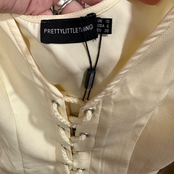 Pretty little thing off white lace corset bustier - Picture 3 of 5